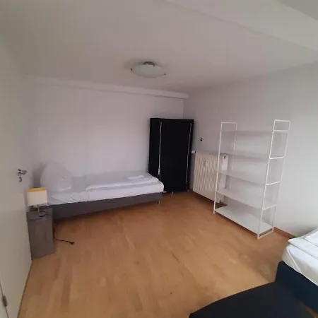 Avi Burgplatz