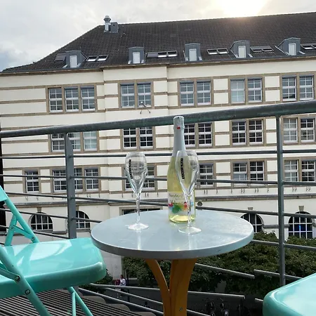 Avi Burgplatz *