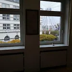 Avi Burgplatz دوسلدورف