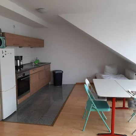 Avi Burgplatz دوسلدورف