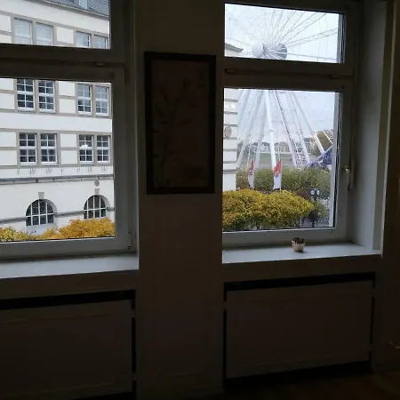 Avi Burgplatz Дюссельдорф