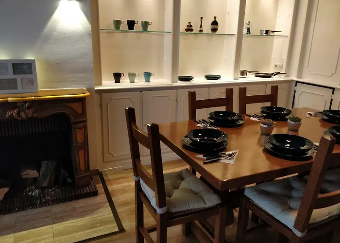 Avi Burgplatz شقة