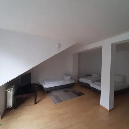 Avi Burgplatz Дюссельдорф