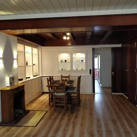 Avi Burgplatz Apartmán *