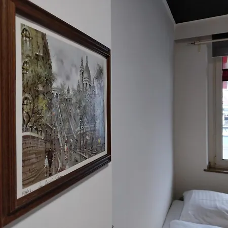 Апартаменты Avi Burgplatz