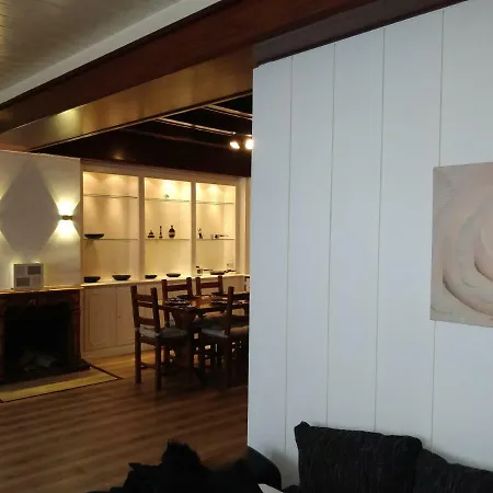 Apartment Avi Burgplatz Dusseldorf