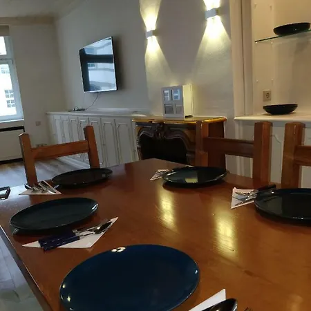 Avi Burgplatz Дюссельдорф