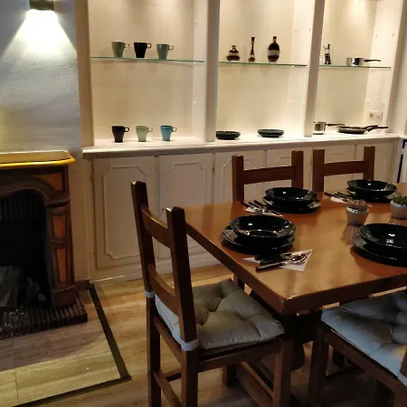 Avi Burgplatz Апартаменты