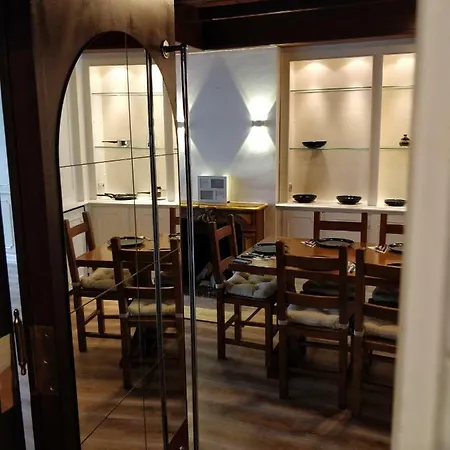 Апартаменты Avi Burgplatz *