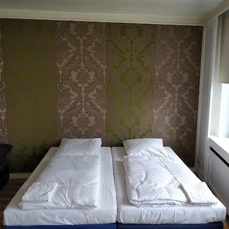 Апартаменты Avi Burgplatz