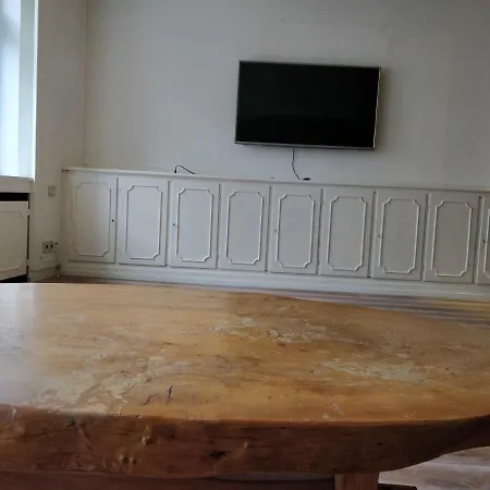 Avi Burgplatz Апартаменты *