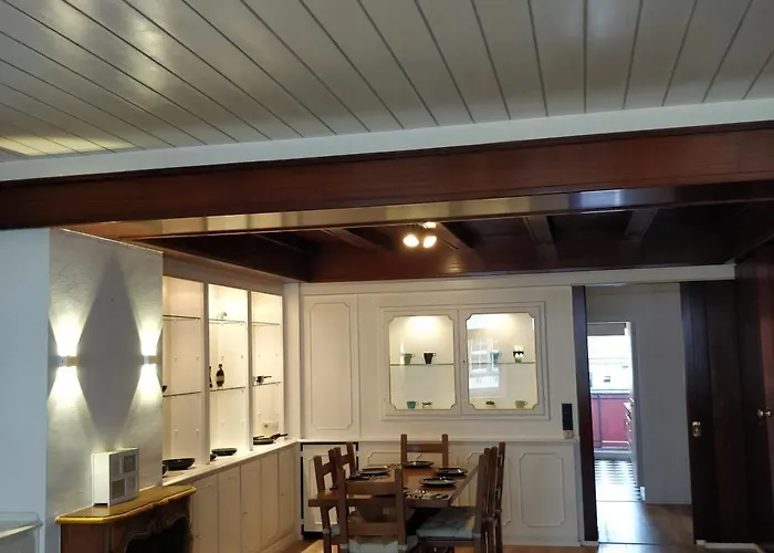 Avi Burgplatz Appartement *