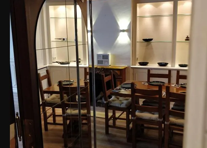 Avi Burgplatz * デュッセルドルフ