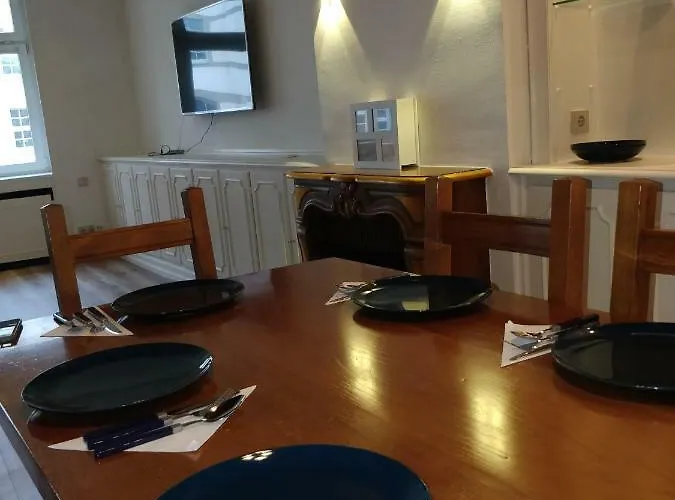 Avi Burgplatz デュッセルドルフ