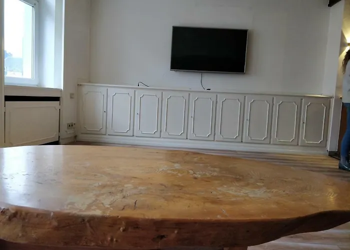 Avi Burgplatz Appartement *