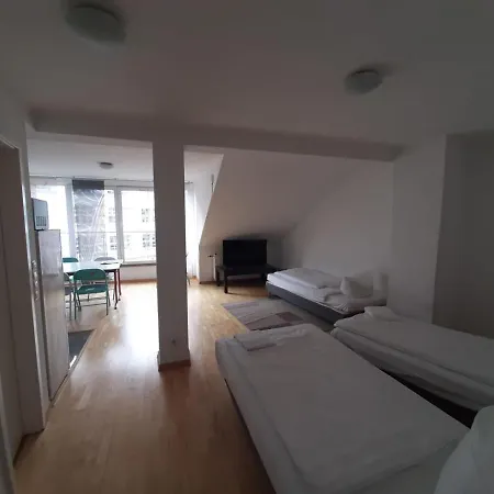 Avi Burgplatz * Düsseldorf