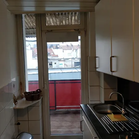 Avi Burgplatz Düsseldorf