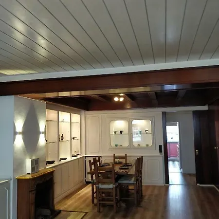 Avi Burgplatz * Düsseldorf