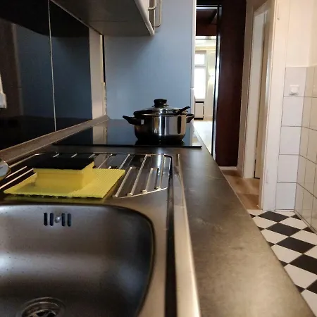 Avi Burgplatz Lejlighed Düsseldorf